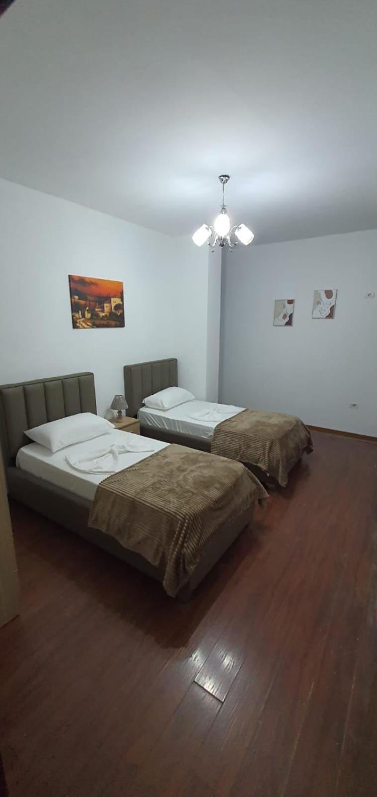 City Center Apartment Shkodër Екстериор снимка
